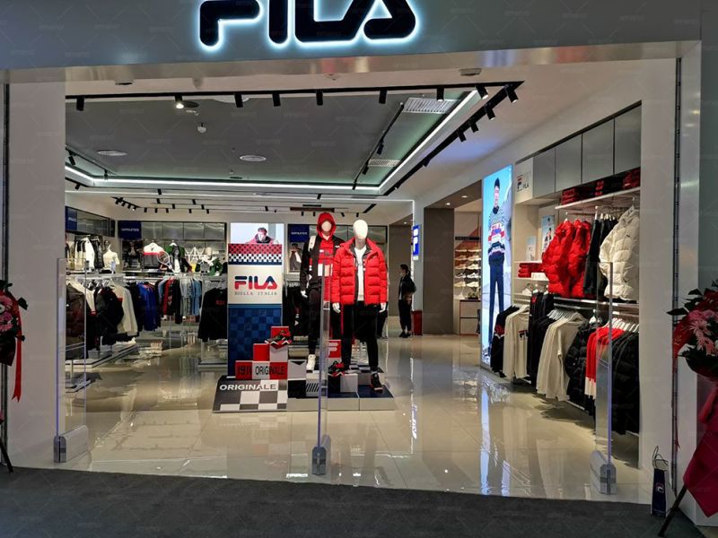 ร้านเสื้อผ้าแบรนด์ FILA ติดตั้งเครื่องเสียง AM9800 และอุปกรณ์กันขโมยแบบแม่เหล็ก