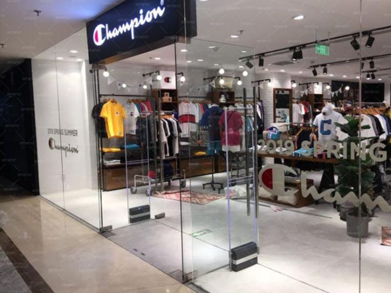 อุปกรณ์ป้องกันขโมยเสื้อผ้า AM9800 ติดตั้งที่ Champion Clothing Store