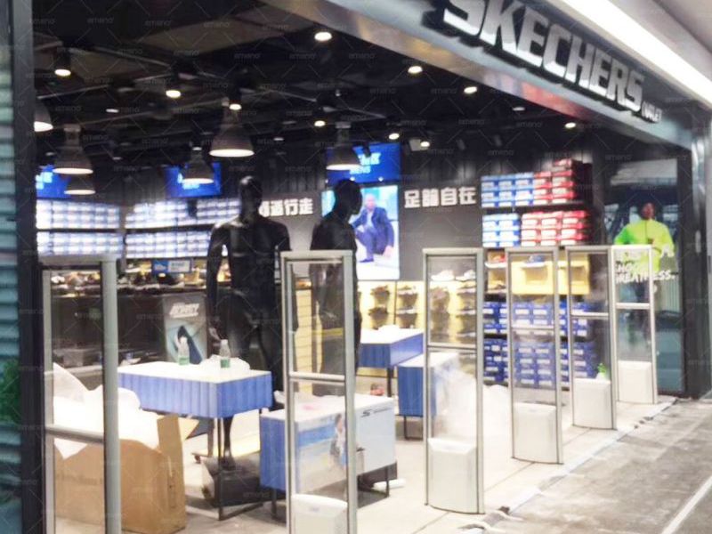 ร้านขายรองเท้าแบรนด์ Skechers ติดตั้งอุปกรณ์กันขโมย cube beauty AM6208